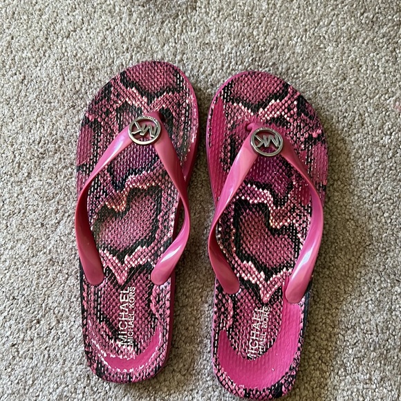 Michael Kors Flip Flops - Picture 4 of 5